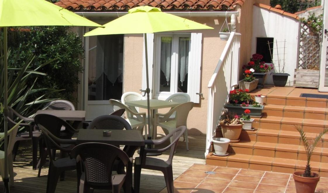 Les Sables-dʼOlonne Hotel & Cantine De La Plage מראה חיצוני תמונה