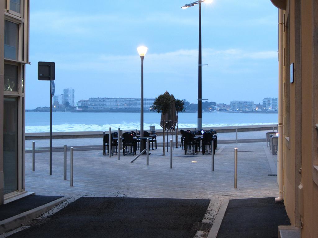 Les Sables-dʼOlonne Hotel & Cantine De La Plage מראה חיצוני תמונה