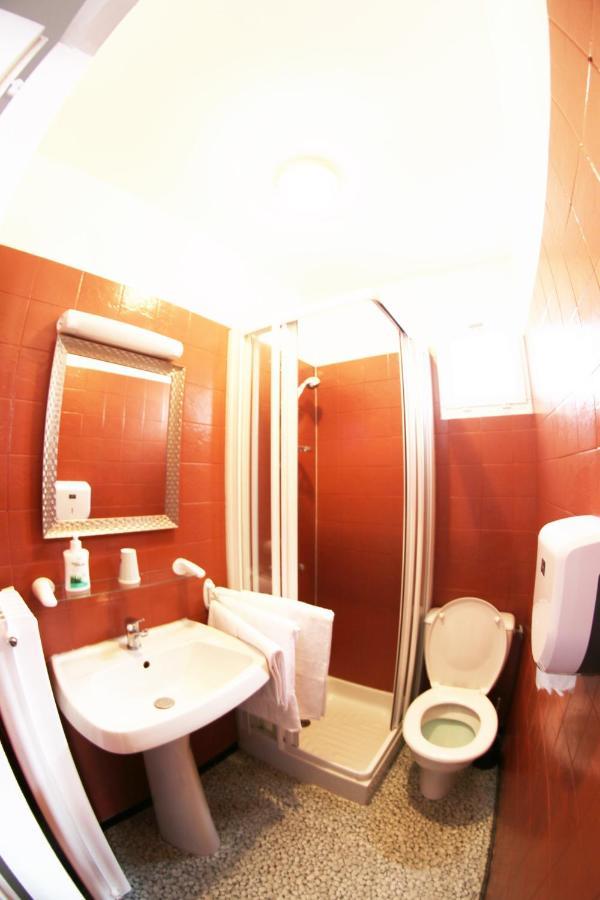 Les Sables-dʼOlonne Hotel & Cantine De La Plage מראה חיצוני תמונה