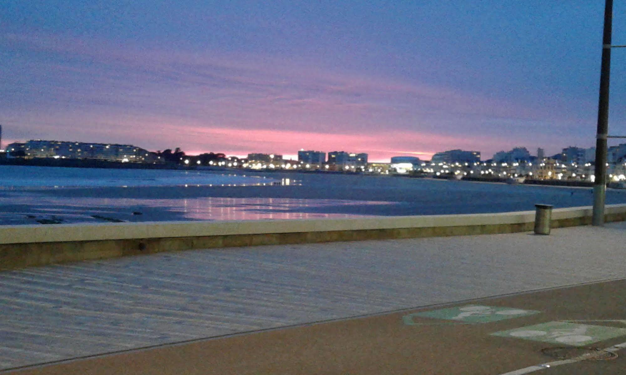 Les Sables-dʼOlonne Hotel & Cantine De La Plage מראה חיצוני תמונה